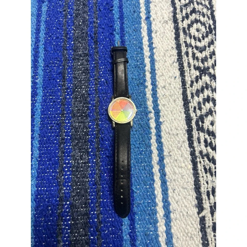 VTG The Metropolitan Museum of Art MMA Color Wheel Rainbow Quartz Watch No Tick